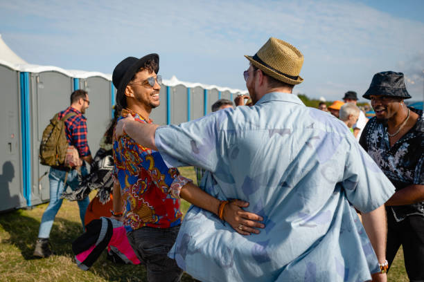 Best Porta potty delivery and setup  in Farngton, MI